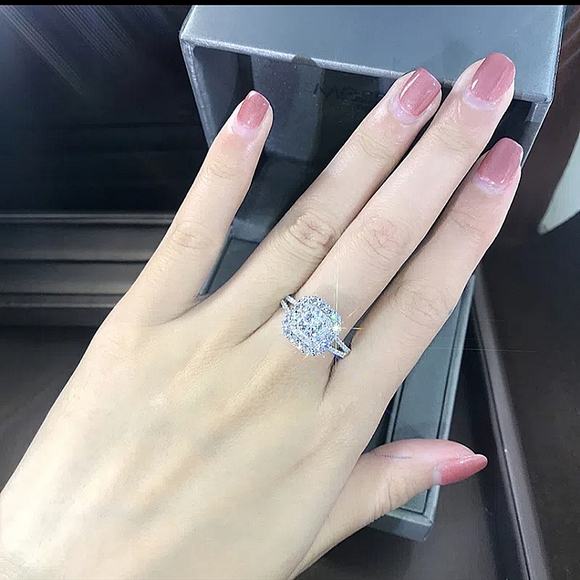 Zircon Decor Ring - Picture 7 of 7